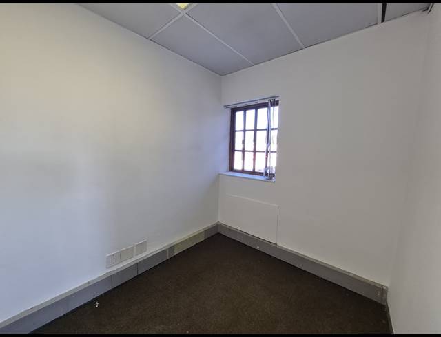 149M² OFFICE TO LET IN PARKMORE
